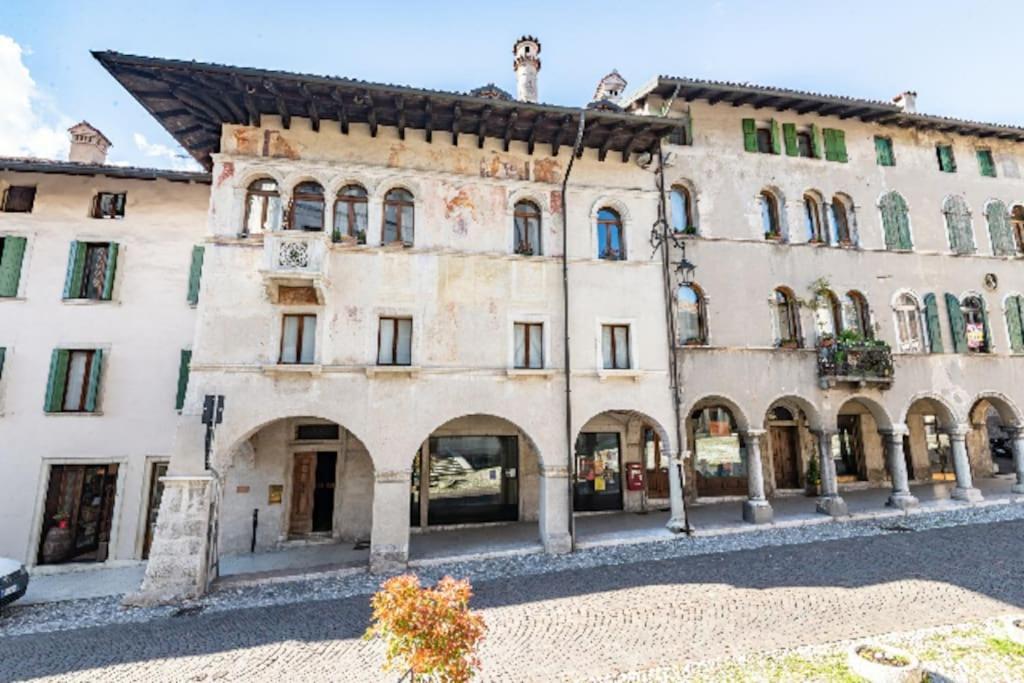 Loft Overlooking The Old Town . Feltre Eksteriør billede